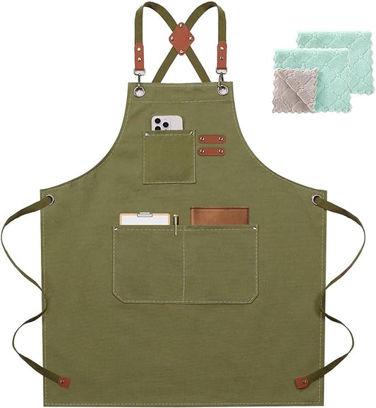 Aprfon with 3 pockets